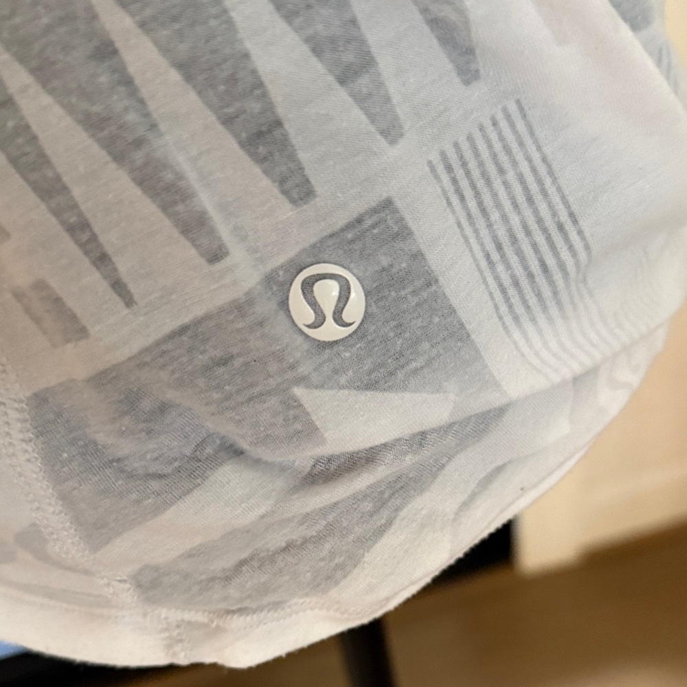 Lululemon Athletica White Textured Tank Top - Picture 3 of 4